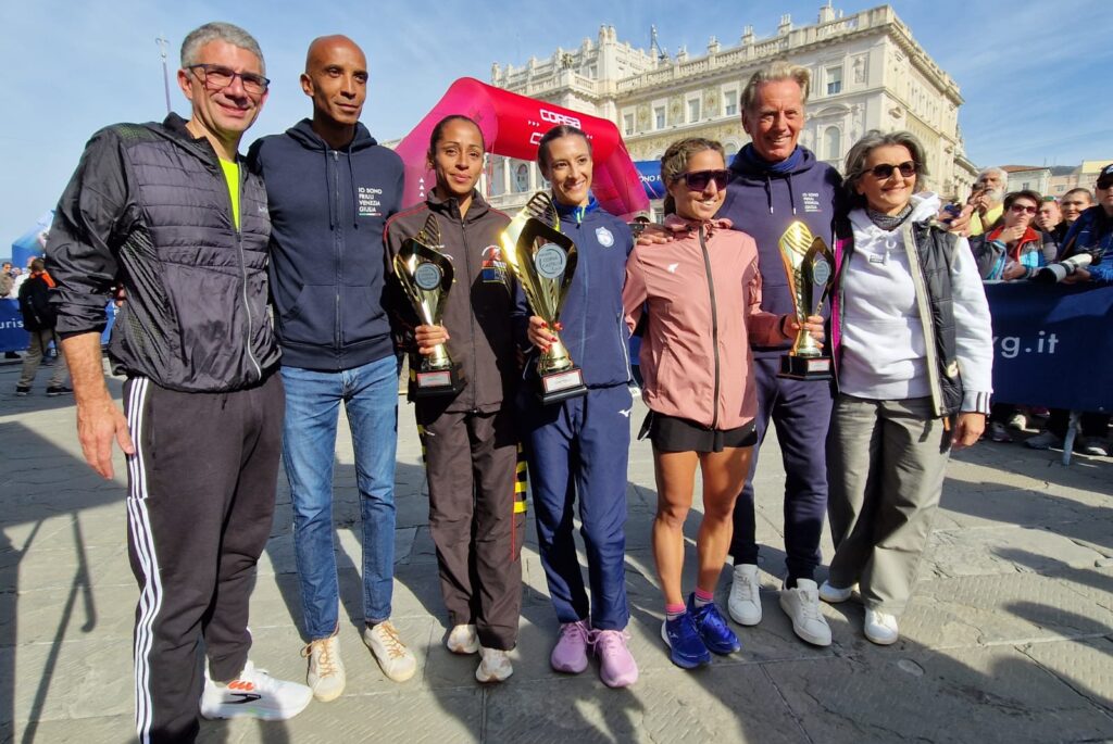Una fase della premiazione