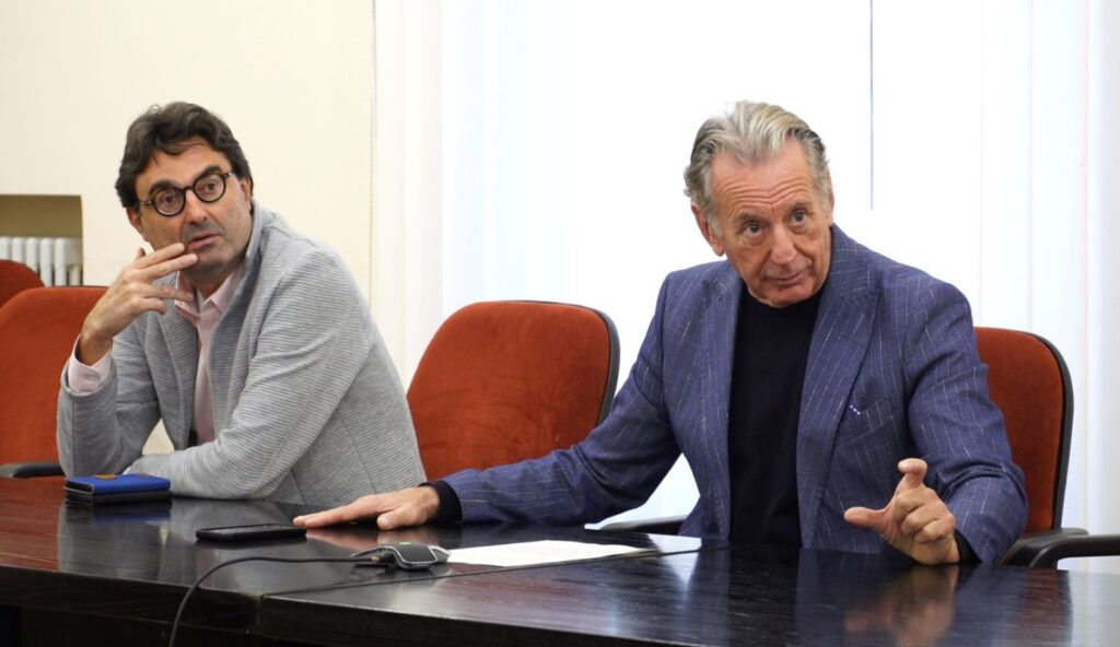 A destra l'assessore alla Difesa dell'ambiente Fabio Scoccimarro