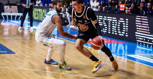 Alibegovic in azione contro Cantù (foto APU)