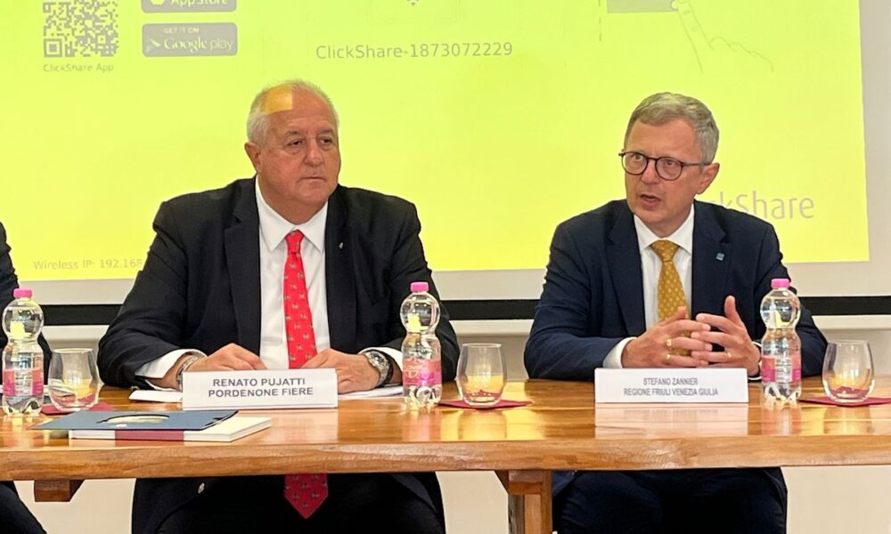 L'assessore regionale Stefano Zannier (a destra) con il presidente della Fiera di Pordenone Renato Pujatti (a sinistra)