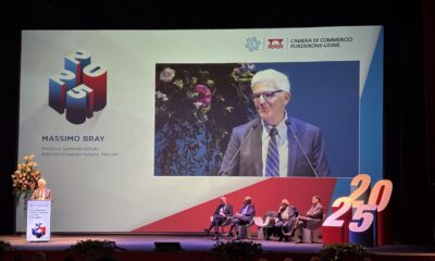 Una fase delle premiazioni con Massimo Bray