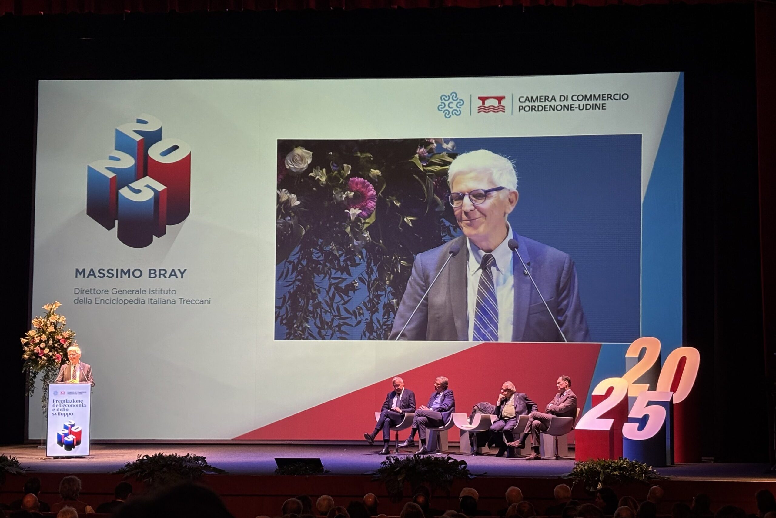 Una fase delle premiazioni con Massimo Bray