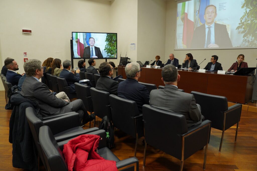 Il governatore Fedriga durante il suo intervento