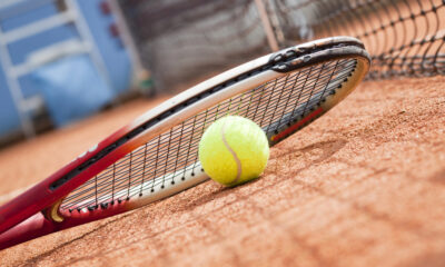 Racchetta e pallina da tennis - Nicola Pietrangeli