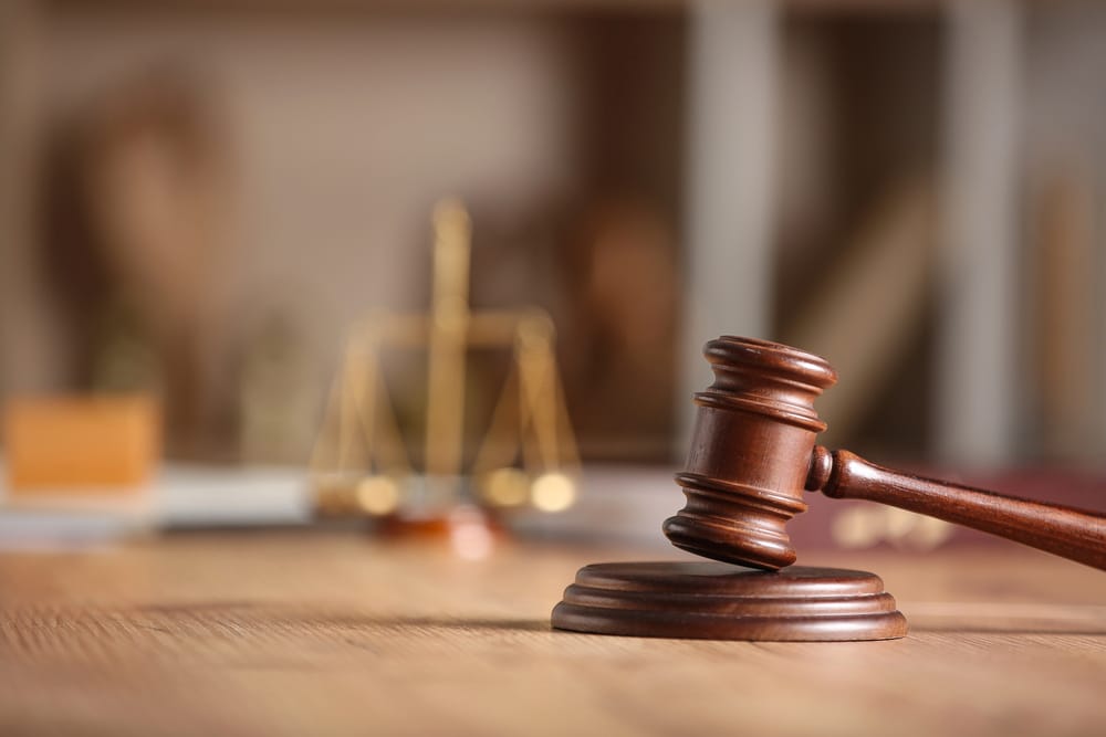 Tribunale - Valigia con pistola stazione di Trieste