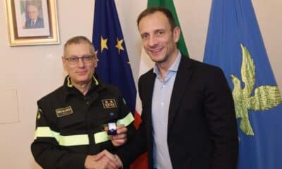 Il governatore del Friuli Venezia Giulia Massimiliano Fedriga insieme al nuovo direttore regionale dei Vigili del fuoco Luigi Giudice