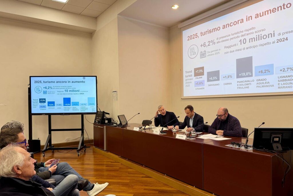 La conferenza stampa nella Sala Predonzani del Palazzo della Regione a Trieste