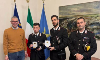 L’assessore alla Sicurezza Pierpaolo Roberti con i carabinieri Antonio Re e Michael Grisanti e il maresciallo maggiore Denis Burolo