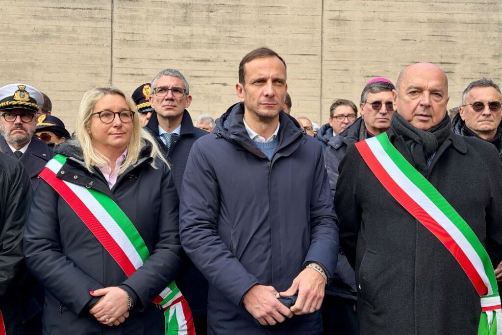 Al centro nella foto il governatore del Friuli-Venezia Giulia Massimiliano Fedriga