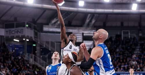 Christon in azione contro Brescia (foto APU)