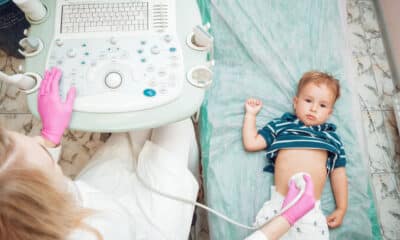 Dottore visita bambina - Burlo Garofalo