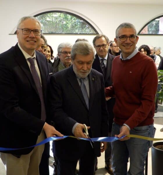 Il taglio del nastro per la nuova sede teatrale del Teatri Stabil Furlan