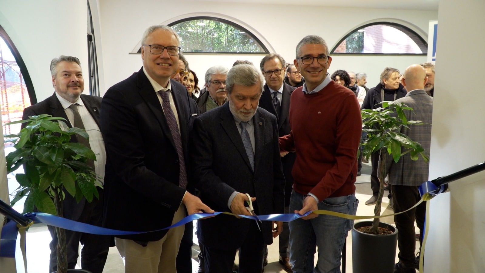 Il taglio del nastro per la nuova sede teatrale del Teatri Stabil Furlan