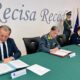 La firma del protocollo tra Regione, Arpa Fvg e Guardia di Finanza da parte dell'assessore Scoccimarro, del generale Nieddu e del direttore Lutman