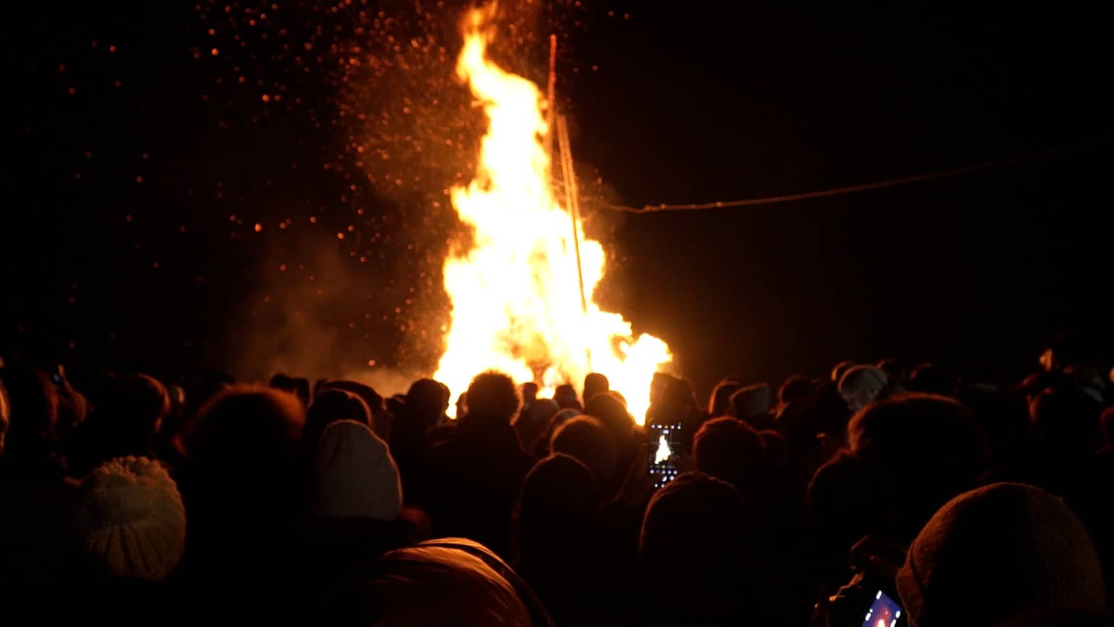L'accensione del falò epifanico a Coia