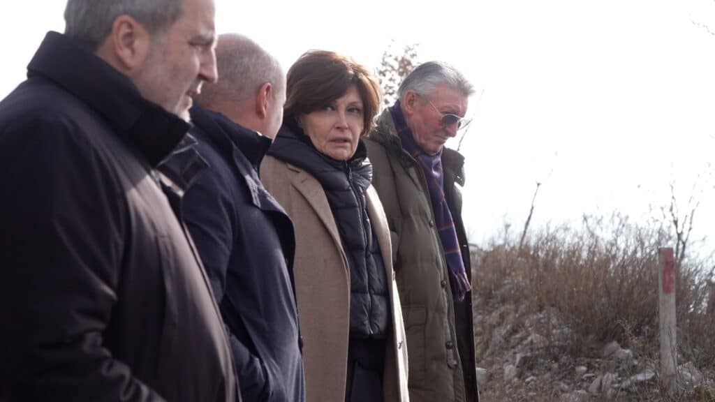 L'assessore Alessia Rosolen nel corso del sopralluogo