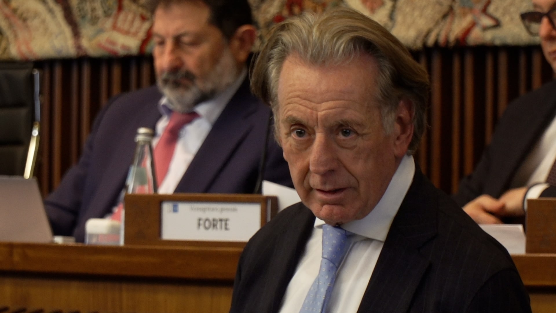 L'assessore Scoccimarro durante i lavori d'Aula