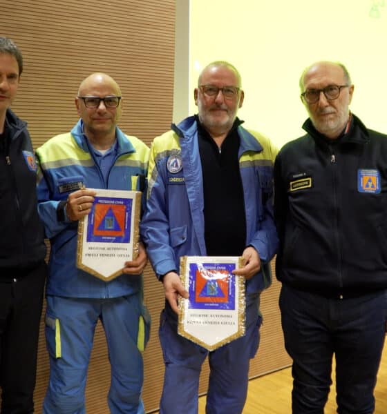 L'assessore regionale alla Protezione civile Riccardo Riccardi con il neo eletto rappresentante nel Comitato nazionale del volontariato di Protezione Civile, Fabio Braccini e l'uscente Paolo Londero