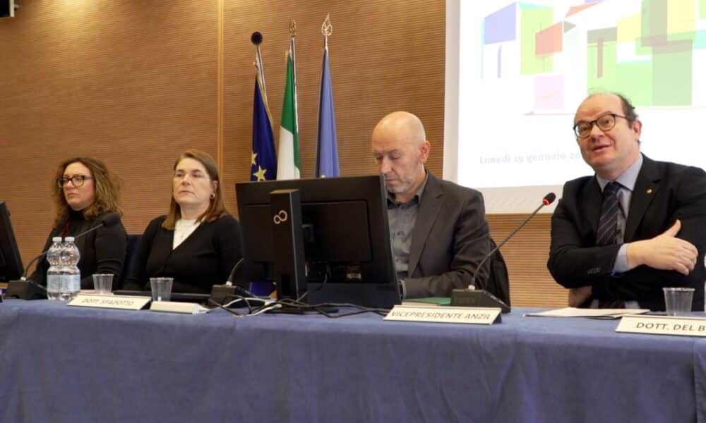 Primo a destra il vicegovernatore e assessore alla Cultura e Sport Mario Anzil