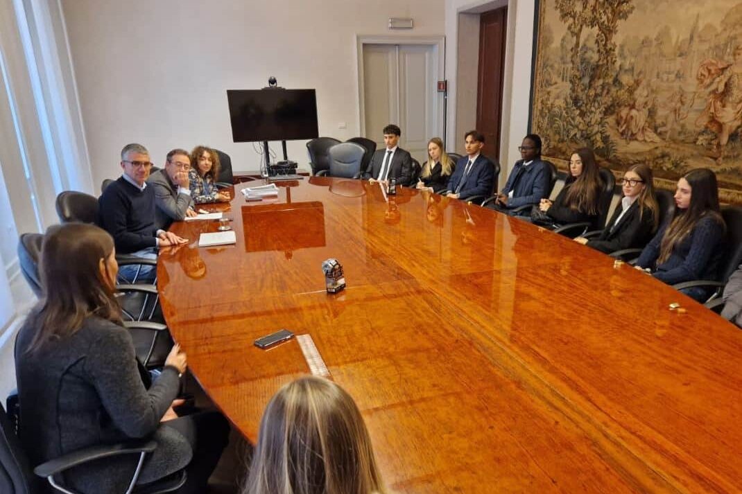 Un momento dell'incontro che si è tenuto nalla Sala Lloyd che di solito ospita le sedute della giunta regionale.
