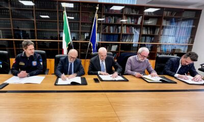 La sottoscrizione del procollo sperimentale avvenuto oggi in Prefettura a Pordenone ala presenza del'assessore regionale alla Protezione civile Riccardo Riccardi