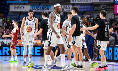 I bianconeri sul parquet del Taliercio (foto APU)