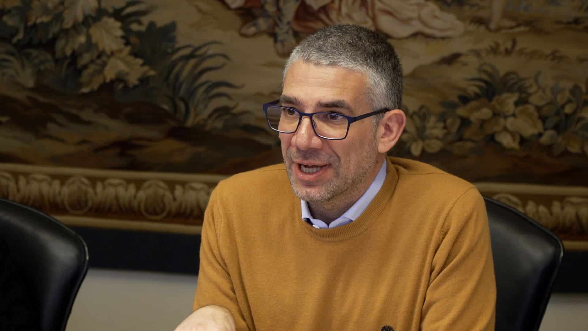 L'assessore Pierpaolo Roberti durante la riunione di Giunta - Confini comunali