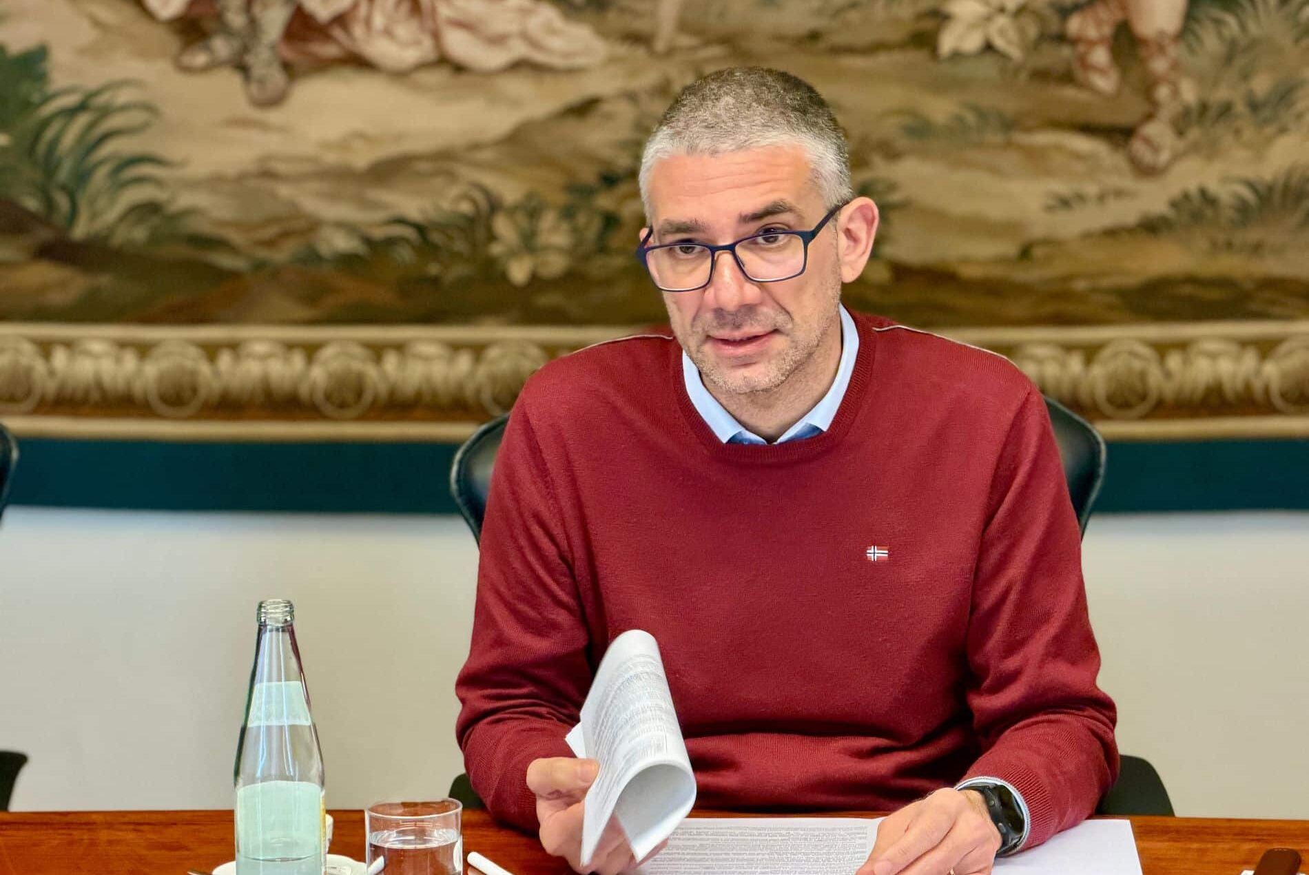 L'assessore Roberti durante l'ultima riunione di Giunta - Sicurezza Urbana