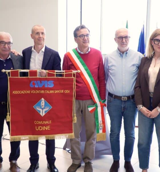 La presentazione dello stendardo della nuona sezione Avis di Udine, alla presenza dell'assessore regionale alla Salute Riccardo Riccardi