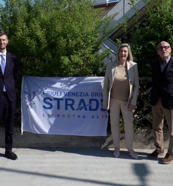 L'assessore Cristina Amirante insieme al presidente di Fvg Strade Simone Bortolotti e al sindaco di San Lorenzo Isontino Ezio Clocchiatti