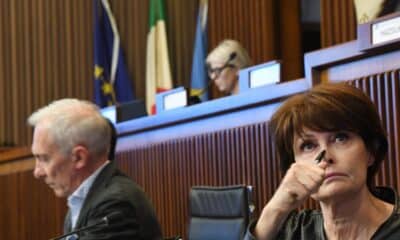 L'assessore al Lavoro, formazione, istruzione, ricerca, università e famiglia Alessia Rosolen in Consiglio regionale per la presentazione della pubblicazione dell'Osservatorio giovani