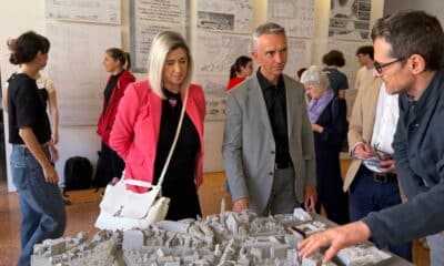 L'assessore alle Infrastrutture e territorio Cristina Amirante durante la visita alla mostra "Nuove polarità urbane" del Dipartimento di Architettura dell'Università di Ferrara.