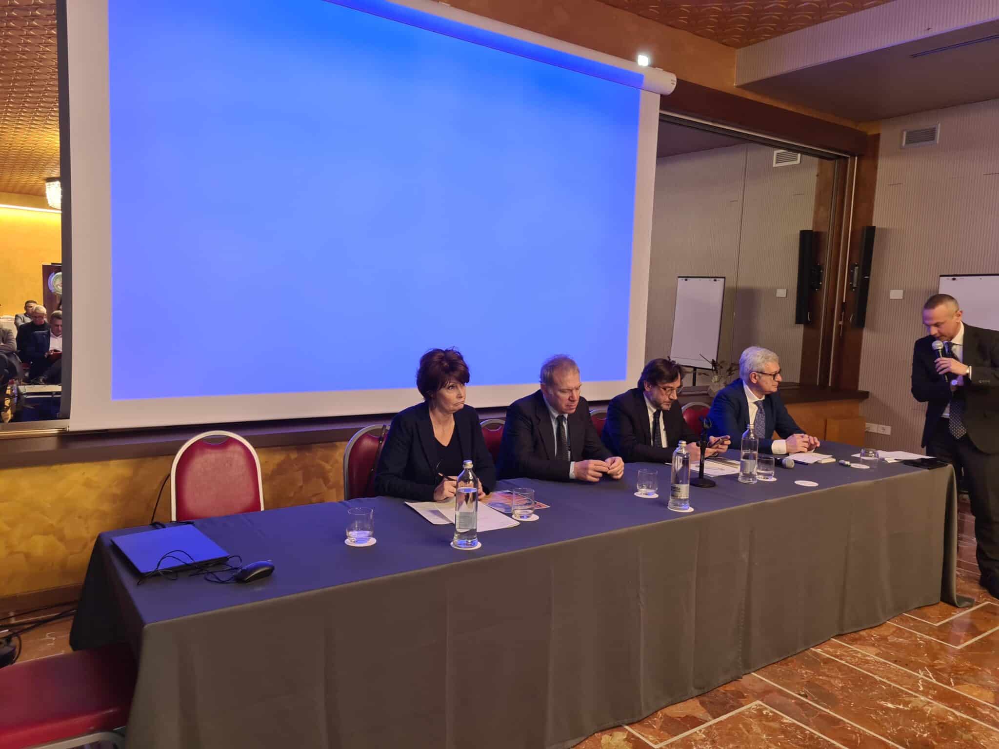 L'assessore regionale al Lavoro Alessia Rosolen nel suo intervento al convegno dell'Ebiart a Udine