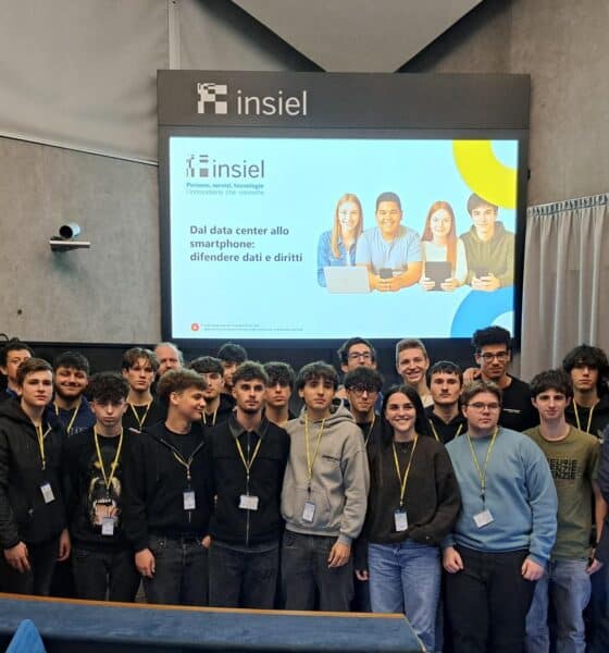 Foto di gruppo alla consegna degli attestati