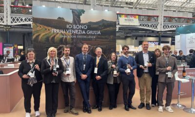 Il governatore Fedriga e l'assessore Zannier assieme ai produttori Fvg presenti alla Wine Fair 2026