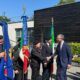 L'assessore Roberti mentre saluta i rappresentanti delle Associazioni d'arma