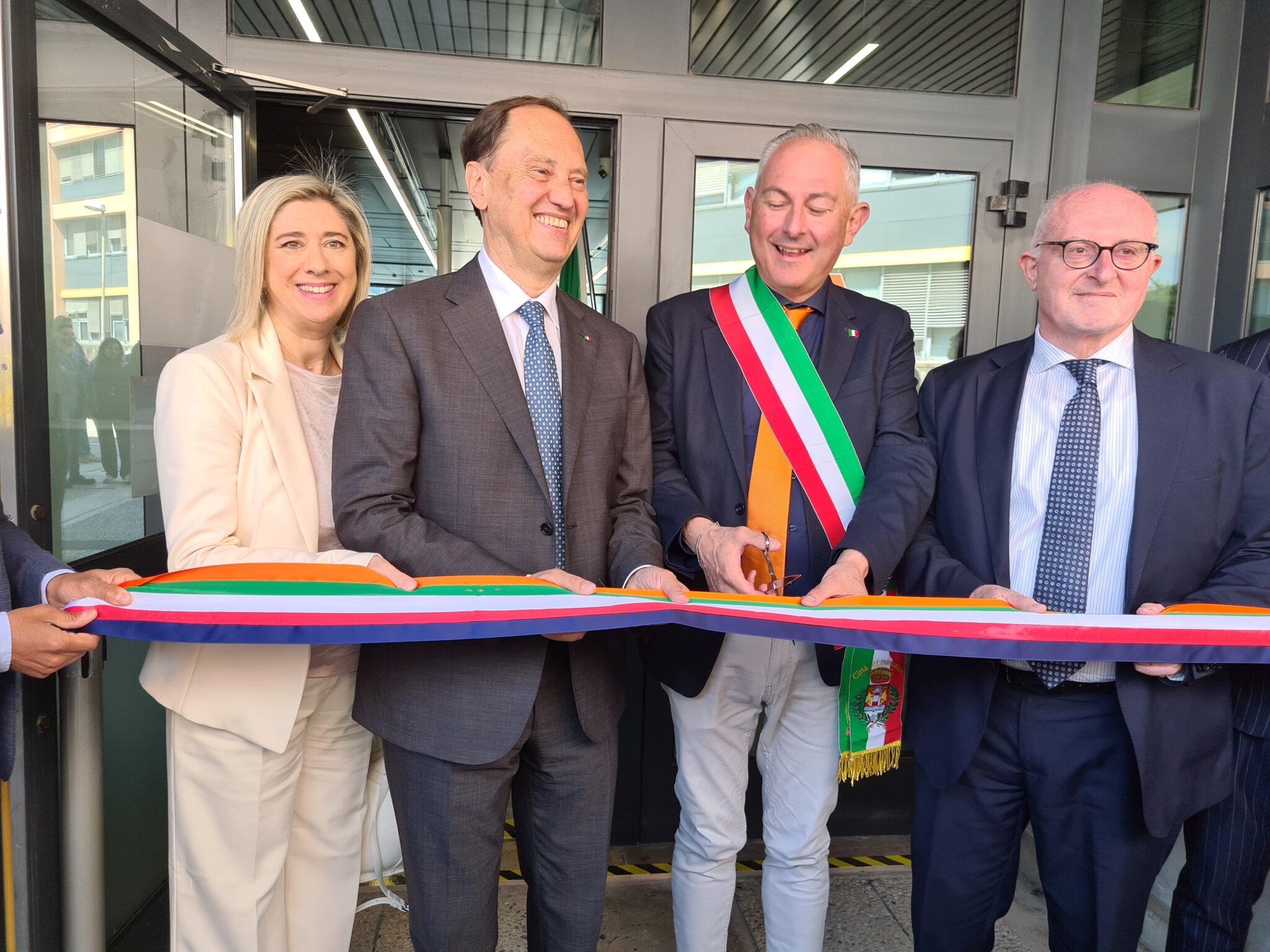 L'assessore regionale Cristina Amirante all'inaugurazione della nuova sede dell'Agenzia delle Entrate nel Valle Center a Pordenone