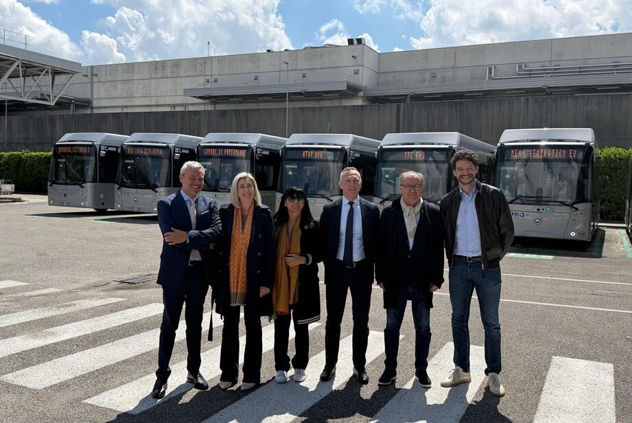 L'inaugurazione dei bus elettrici a Pordenone