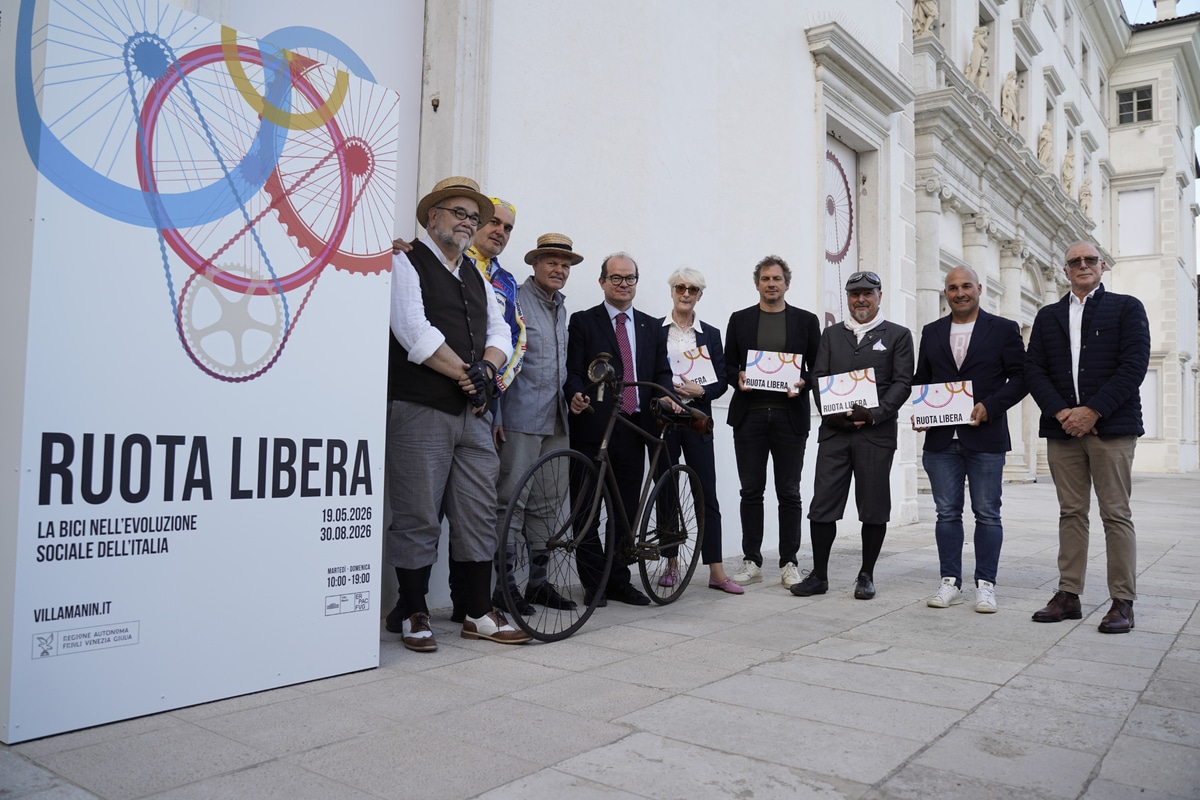 L'inaugurazione della mostra "Ruota Libera" a Villa Manin