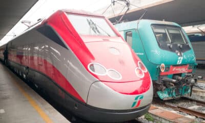 Treni fermi in stazione
