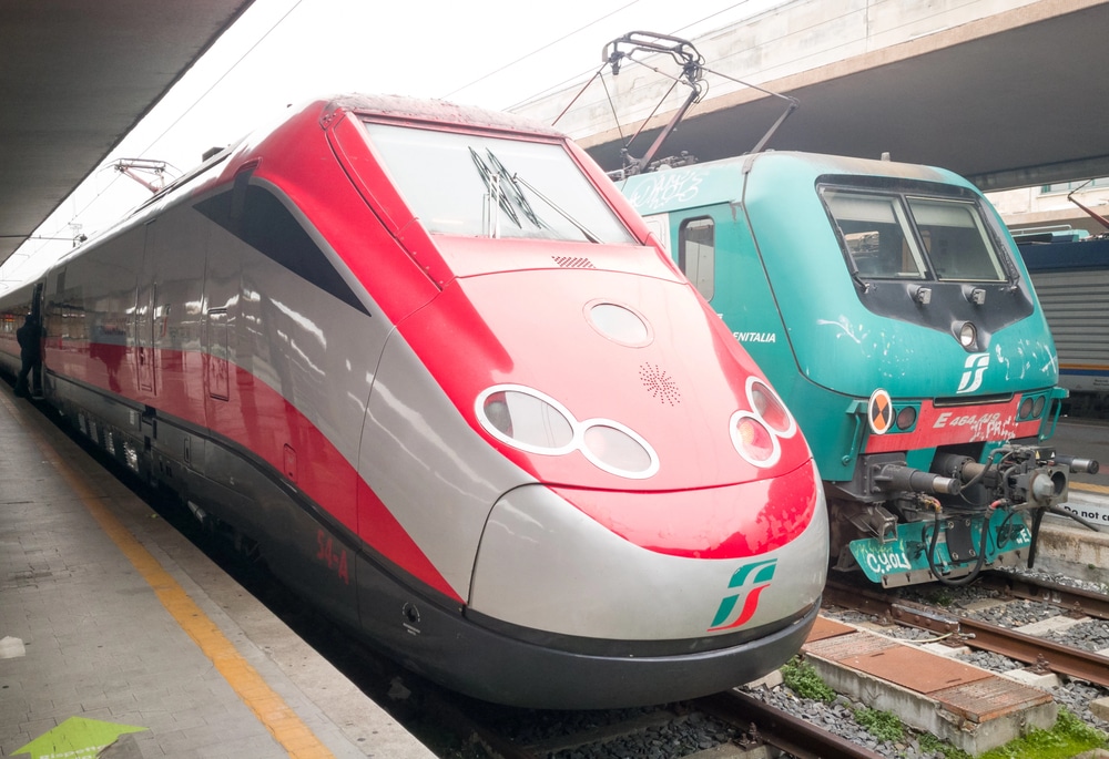 Treni fermi in stazione