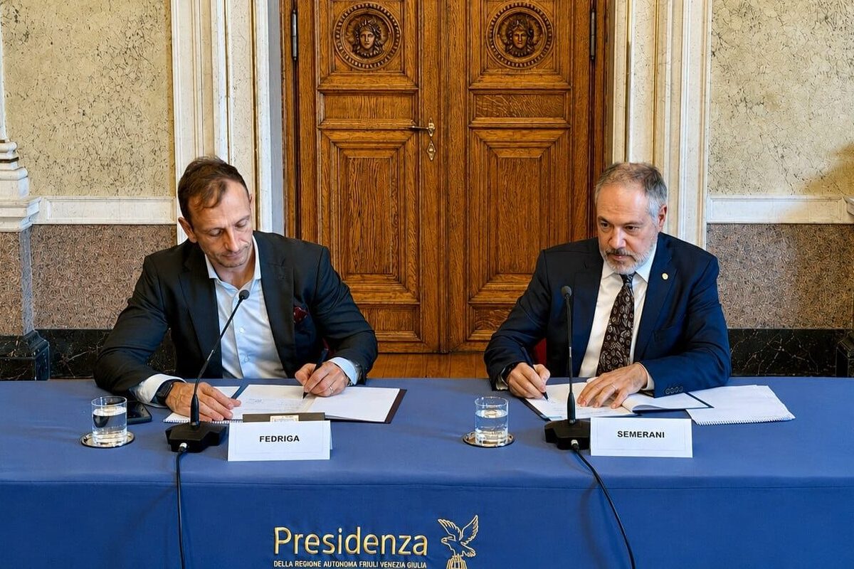 Il governatore Fedriga firma la convenzione con il Corpo consolare di Trieste