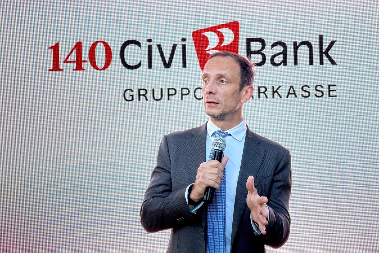 Il governatore del Friuli Venezia Giulia, Massimiliano Fedriga, alla celebrazione per i 140 anni di CiviBank
