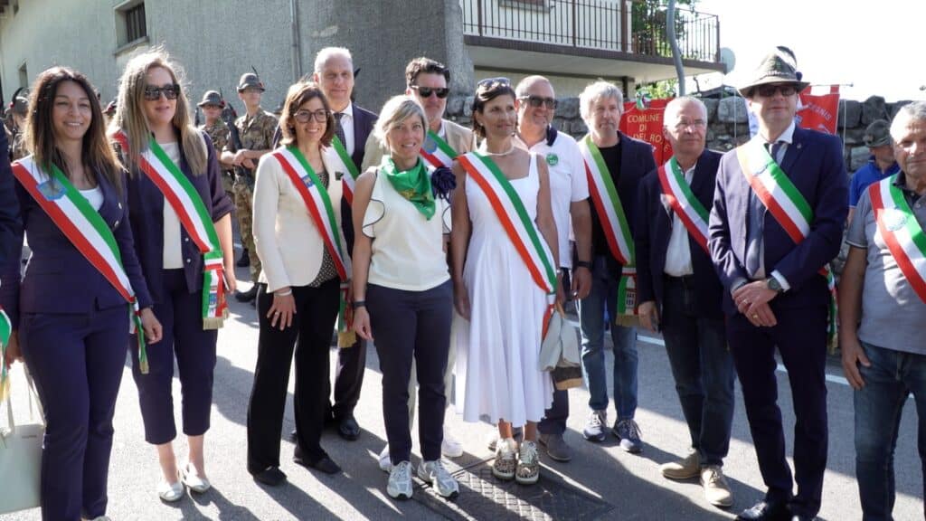 L'assessore Barbara Zilli assieme ad alcuni rappresentanti dei Comuni Fvg