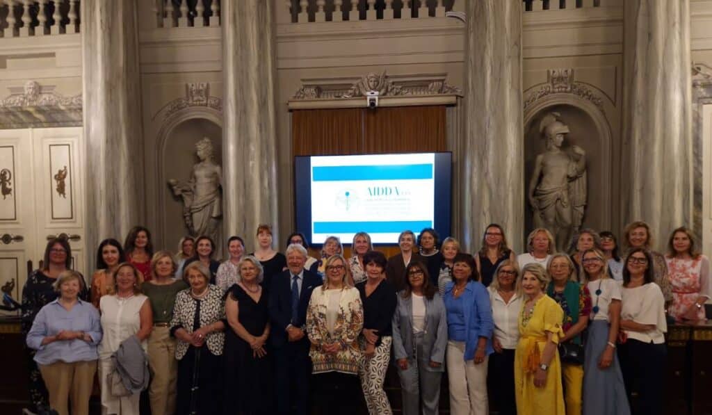 L'assessore Alessia Rosolen insieme alle aderenti all'Associazione imprenditrici e donne dirigenti d'azienda
