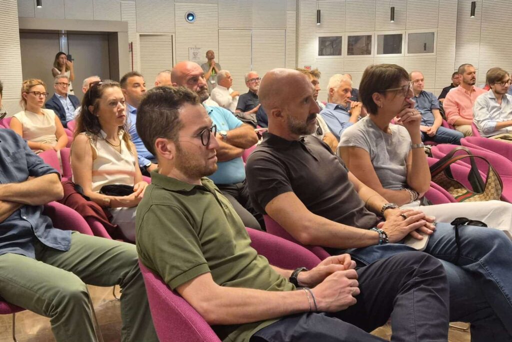 La sala con i partecipanti al convegno