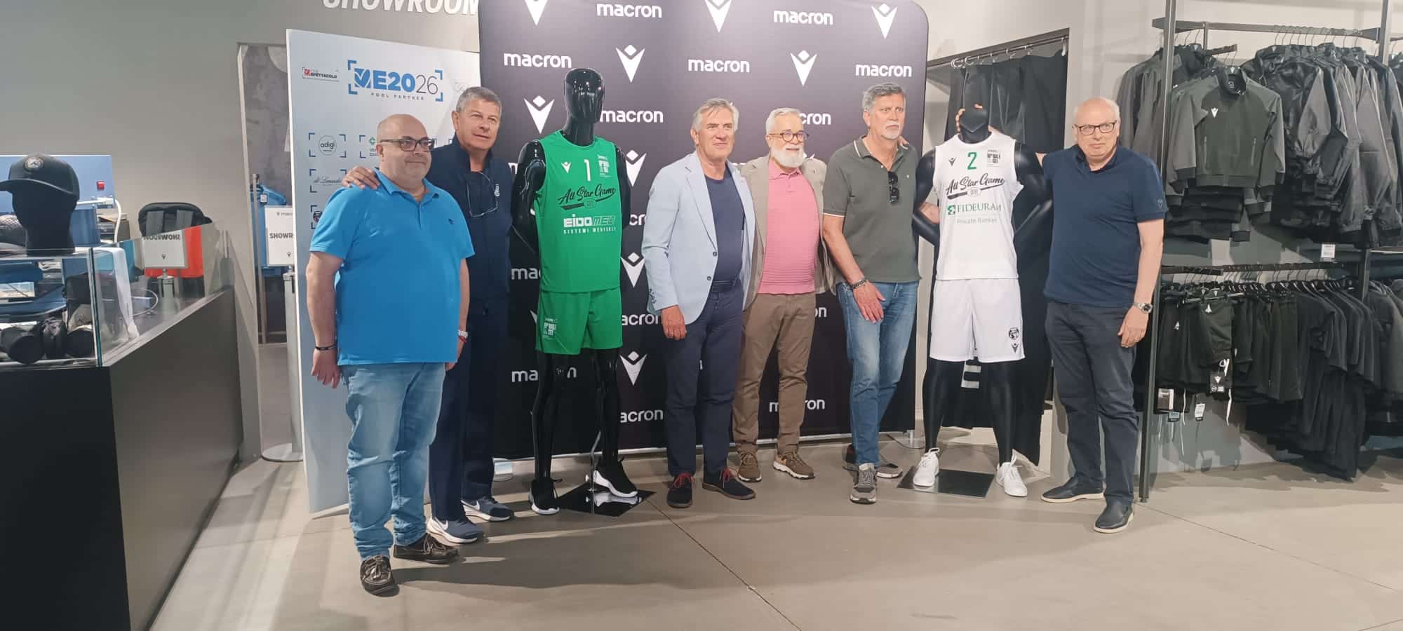 foto di rito alla presentazione di "Bale tal gei"