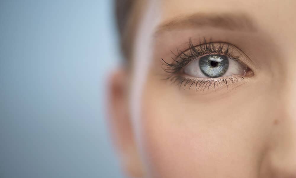 Particolare dell'occhio di una donna