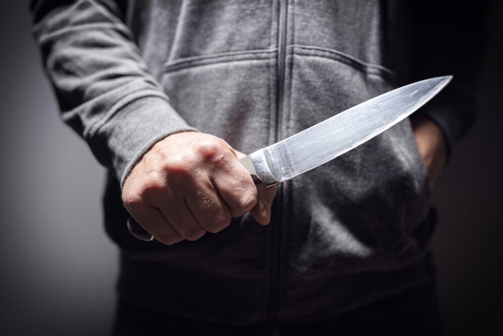 Uomo con coltello