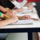 Ragazzi suoi banchi di scuola